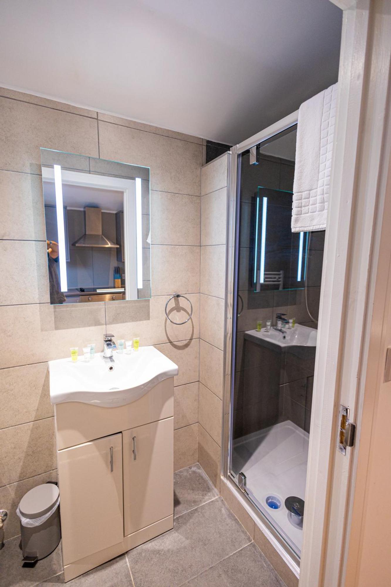 Quaint 3br L Market St L Sleeps 8 * Watford (Hertfordshire)